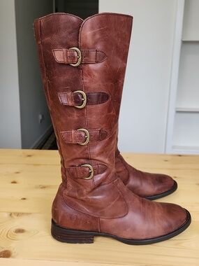 Born Cuatros Buckle Distressed Leather Womens Riding Knee High Boots Size 7.5